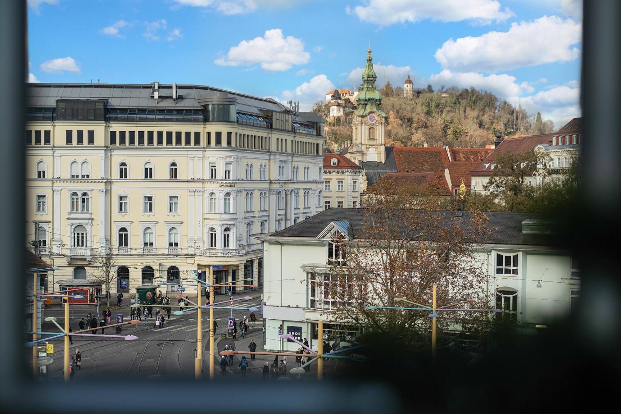 Urban Jungle Design - Historic City Center With Free Parking & Panoramic View By Hero Homes Graz Exterior foto
